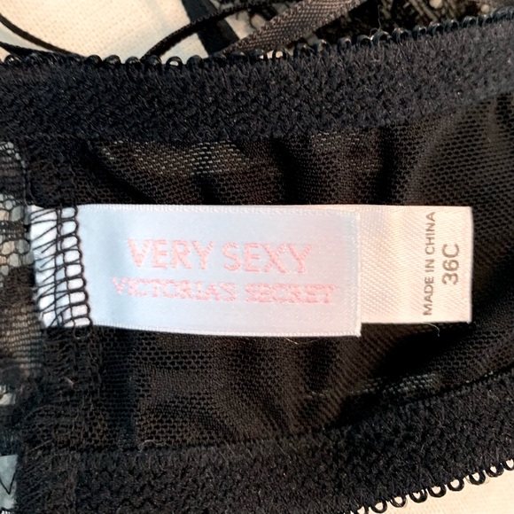 Never-worn Victoria’s Secret “Very Sexy” lace bra - Picture 4 of 6